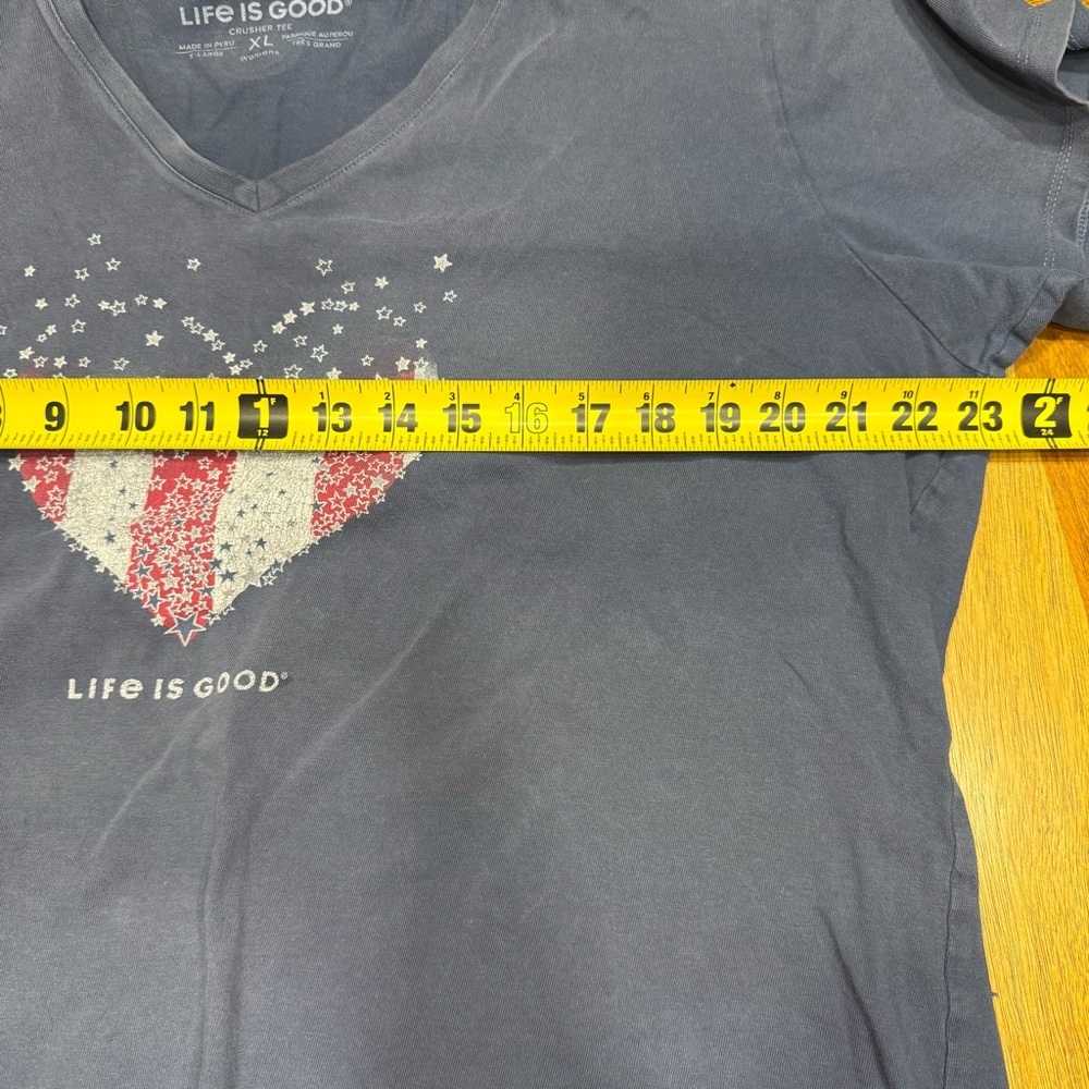 Life Is Good Gray/Blue Crusher Tee flawed - Picture 5 of 11